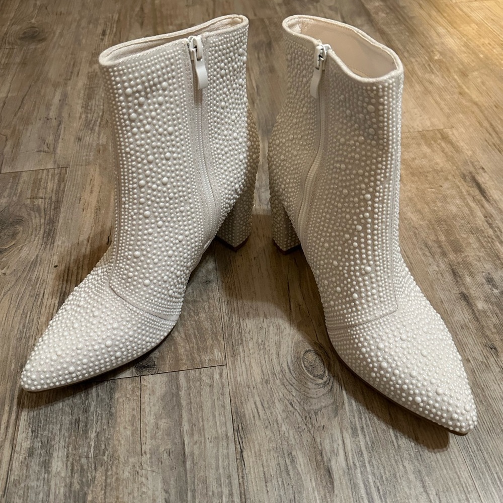 Forever 21 White Pearl Textured Ankle Boots